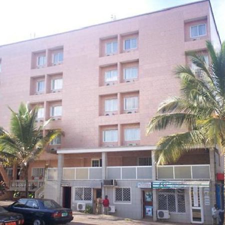 Meumi Palace Yaoundé Exteriör bild