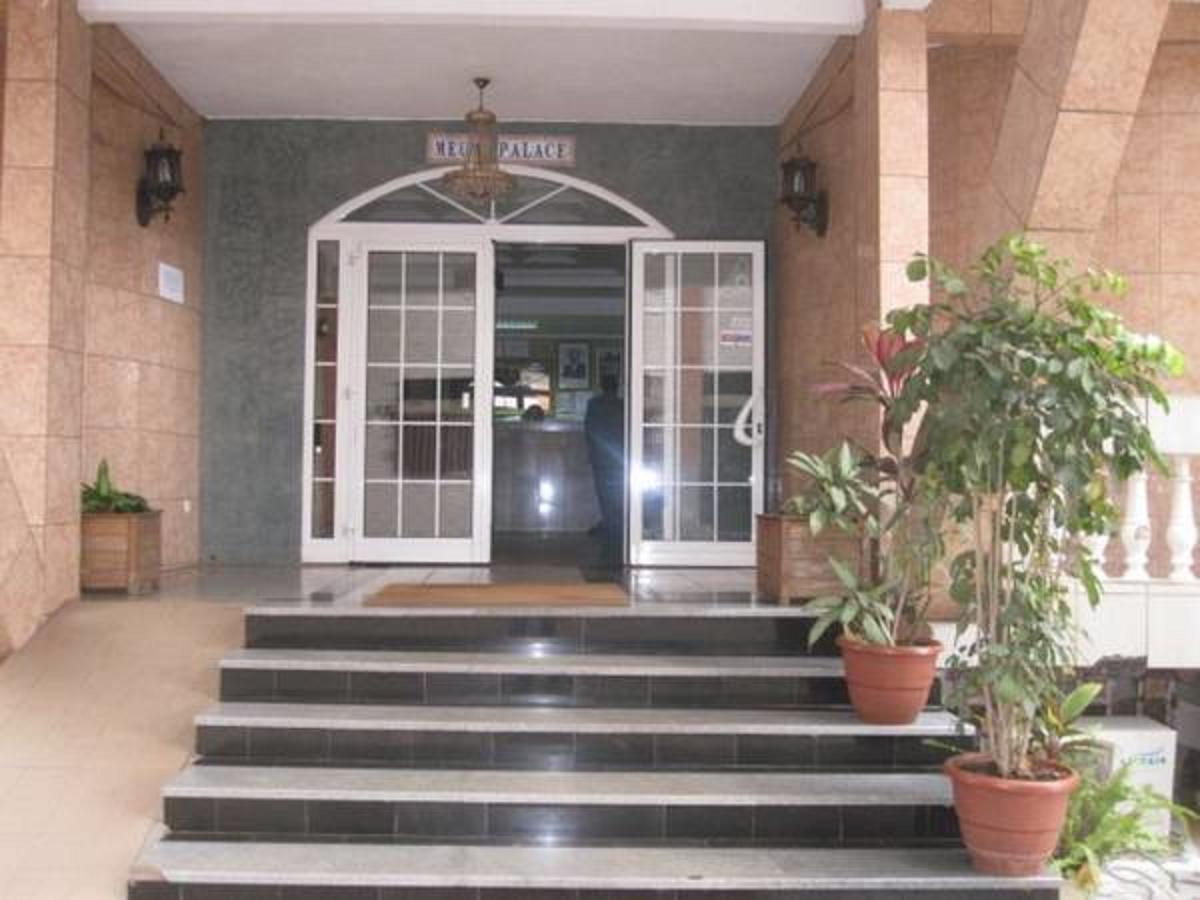 Meumi Palace Yaoundé Exteriör bild