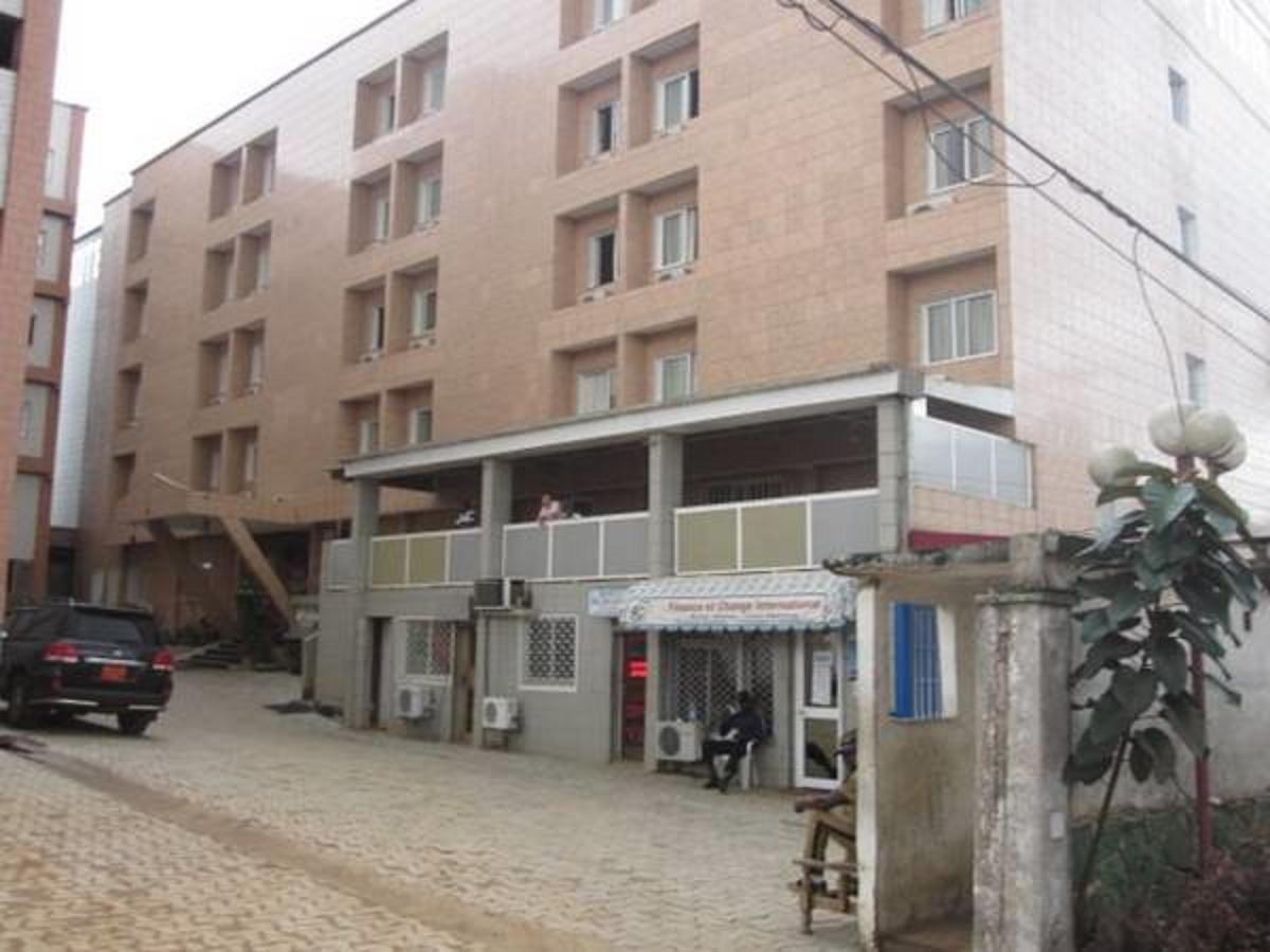 Meumi Palace Yaoundé Exteriör bild