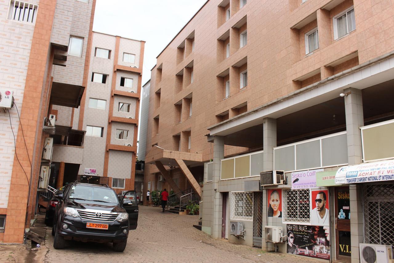 Meumi Palace Yaoundé Exteriör bild