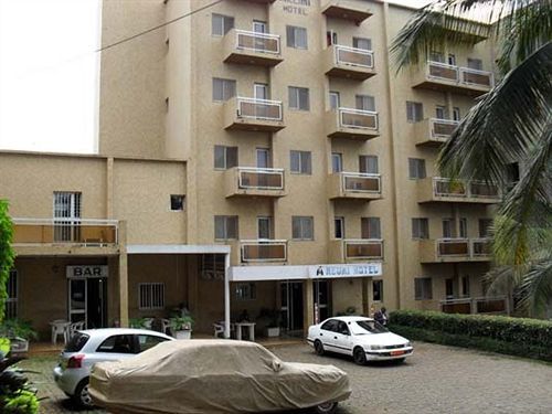 Meumi Palace Yaoundé Exteriör bild